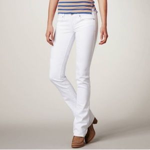 American Eagle white jeans “skinny kick” fit size 6 cotton/spandex EUC